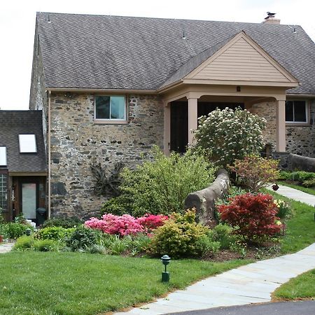 Alpenhof Bed & Breakfast Media Exterior photo