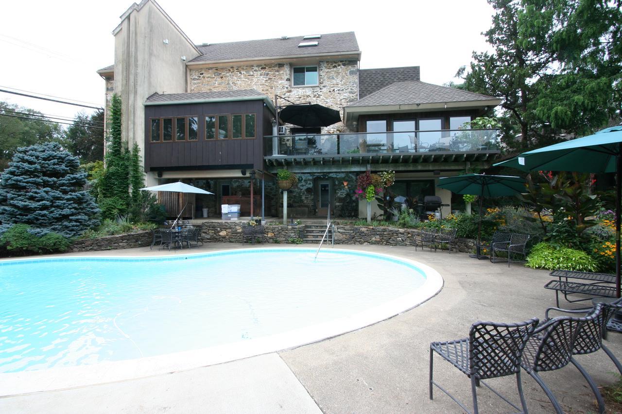Alpenhof Bed & Breakfast Media Exterior photo